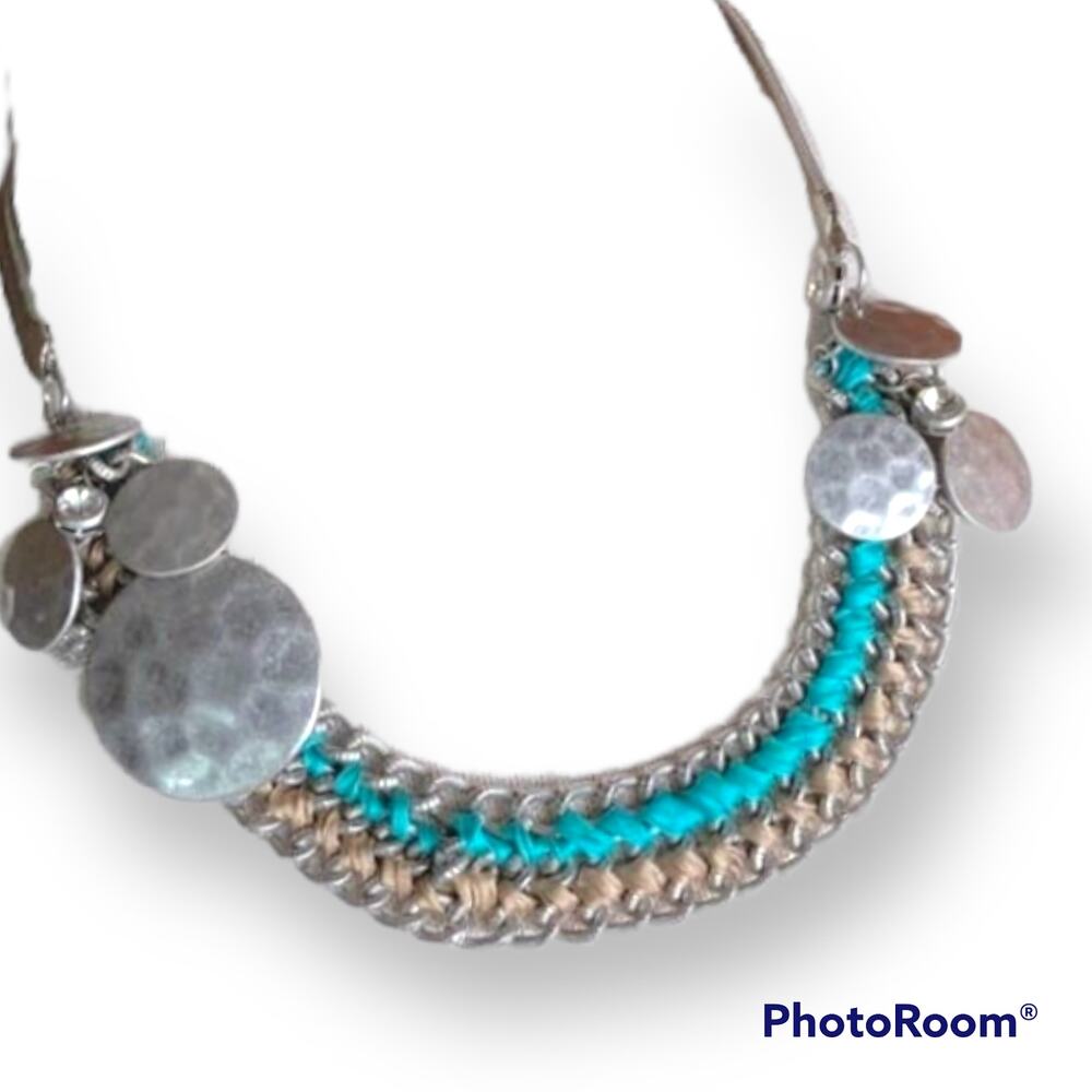 Chainlink and ribbon necklace with metal discs